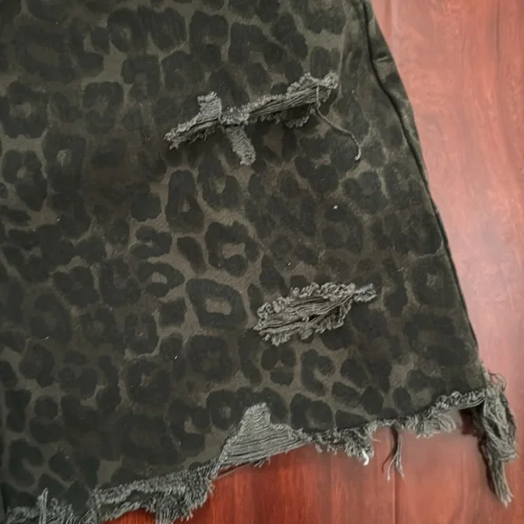 Alexander Wang Leopard print denim cut off shorts size S - Picture 4 of 8